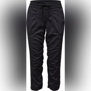 The North Face Aphrodite 2.0 Crop